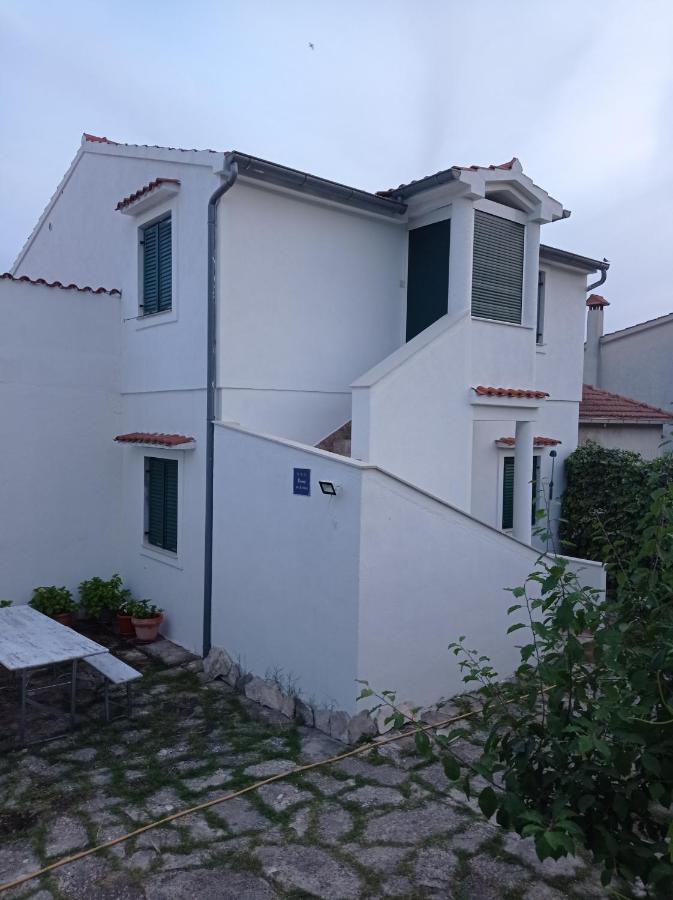 Apartment Silvija Винишче Экстерьер фото